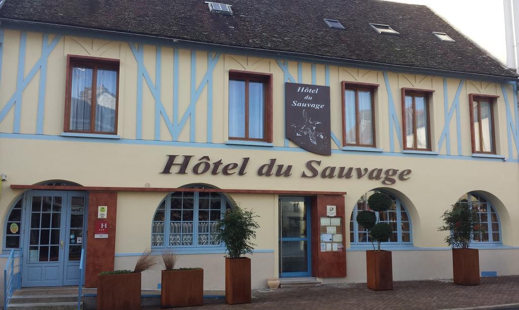 Logis Hotel & Restaurant Du Sauvage La Ferté-Gaucher Eksteriør billede